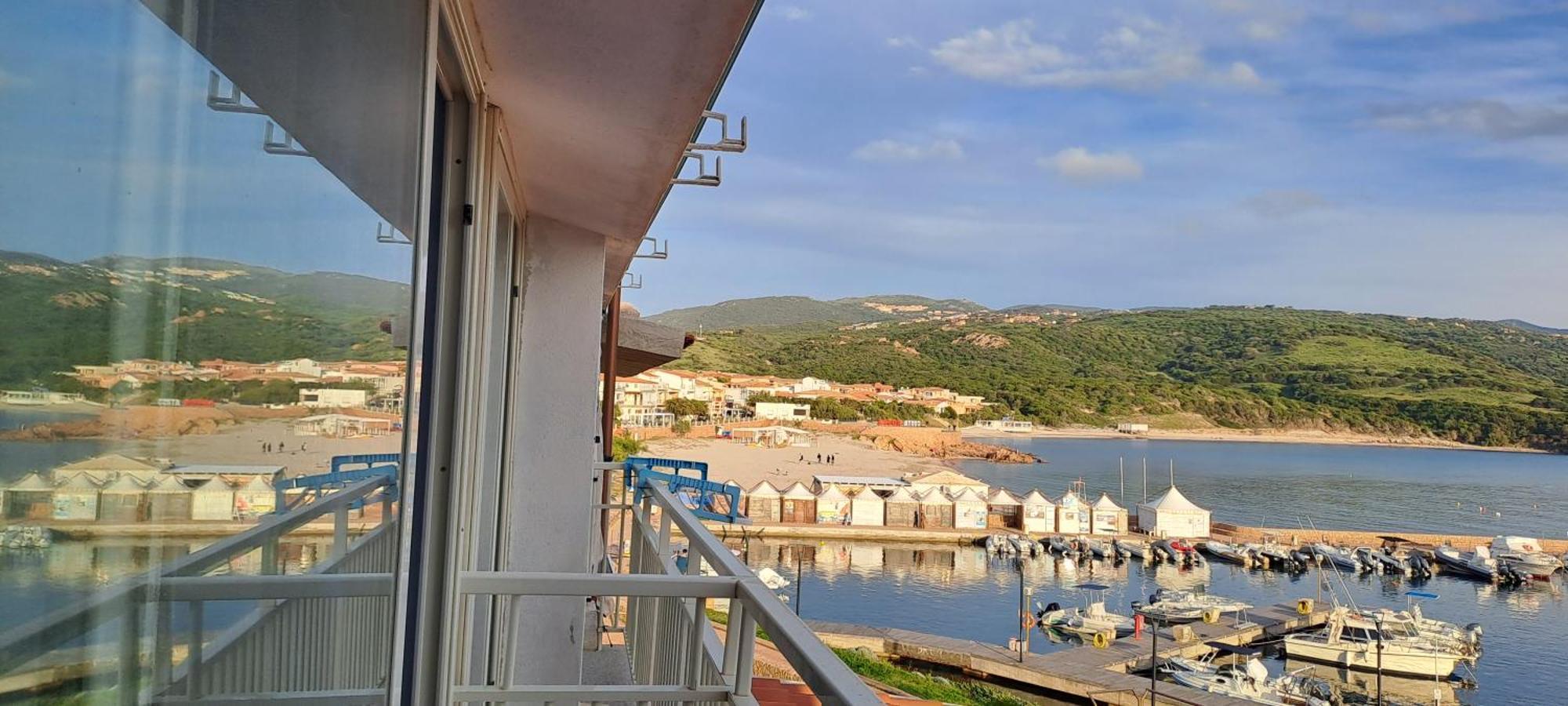 Fronte Mare Bella Vista Apartment Isola Rossa Ngoại thất bức ảnh
